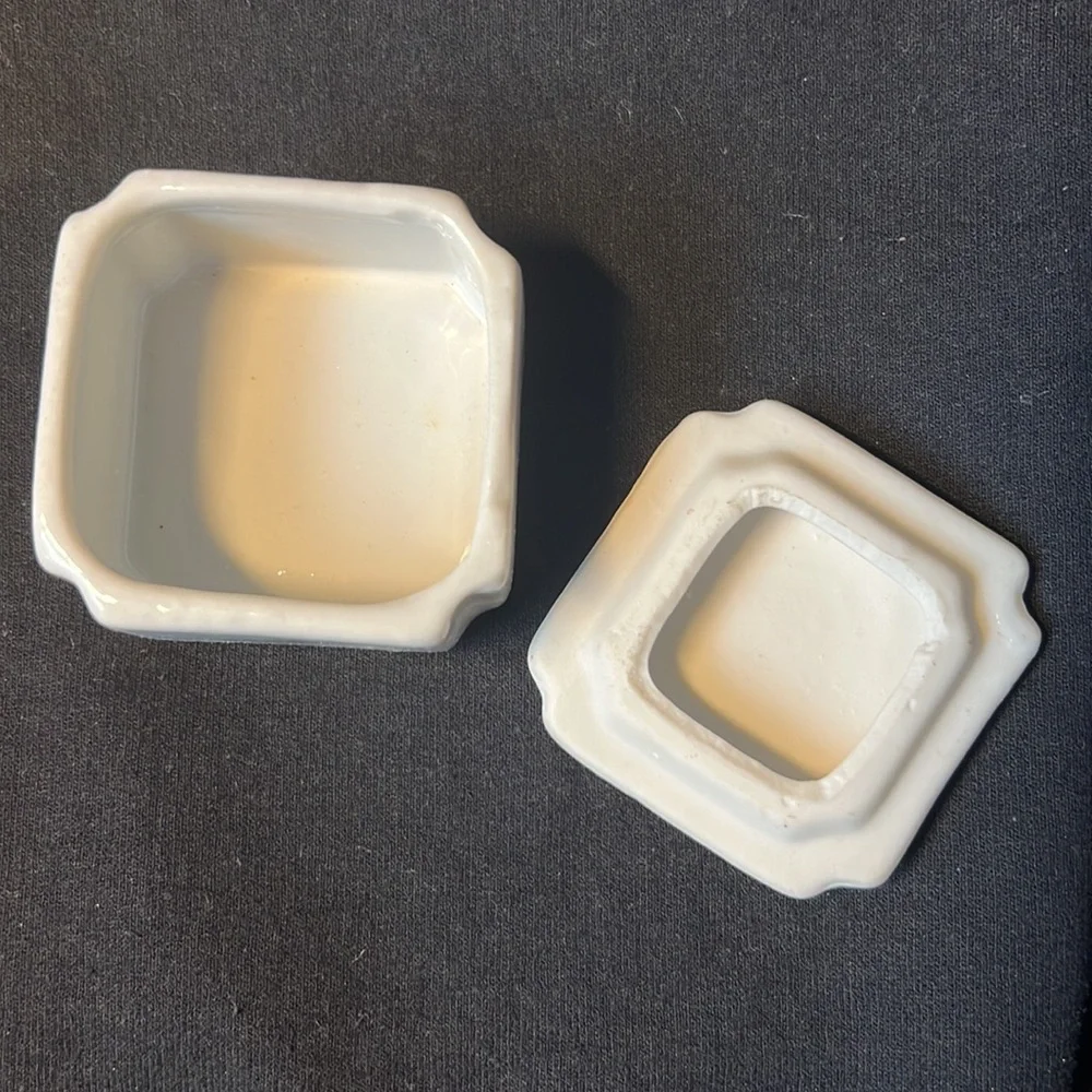 Ceramic box - Picture 3 of 3